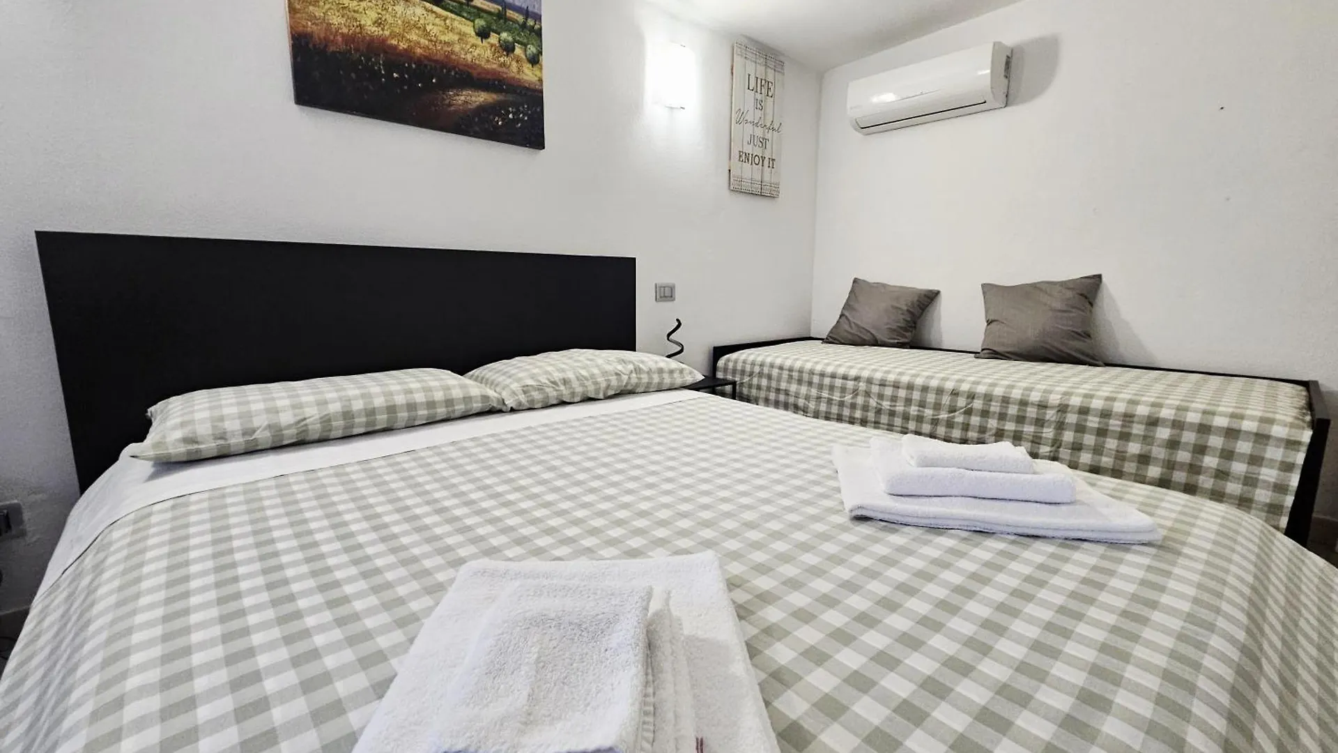 Sweet Pisa Guesthouse דירה